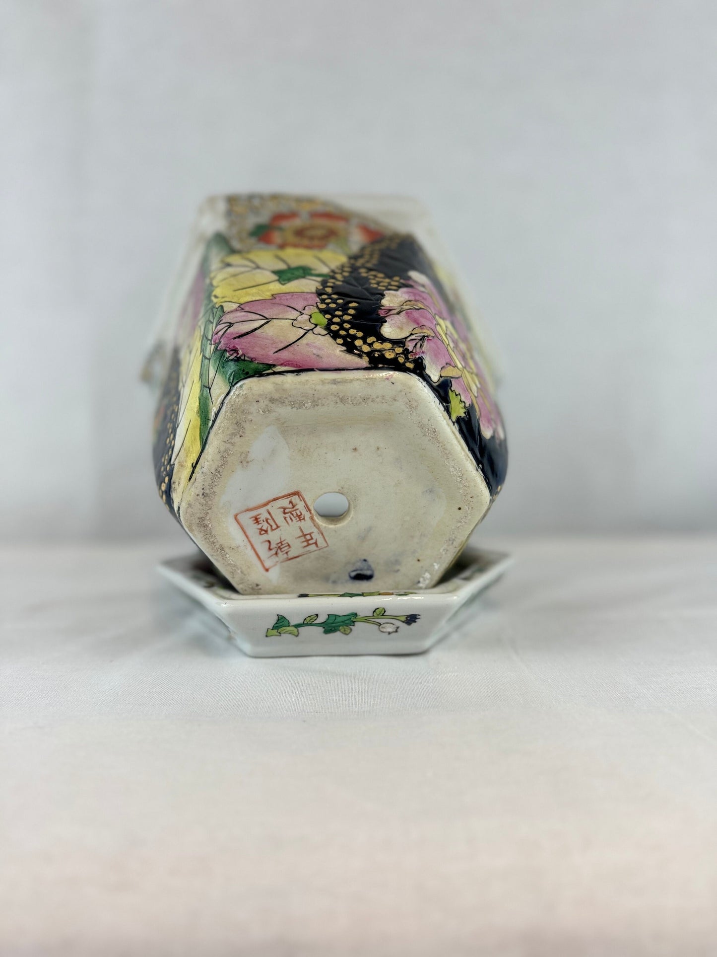 Vintage tobacco leaf planter