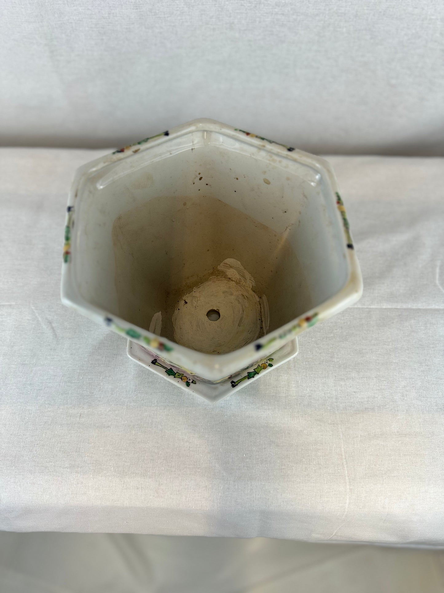 Vintage tobacco leaf planter