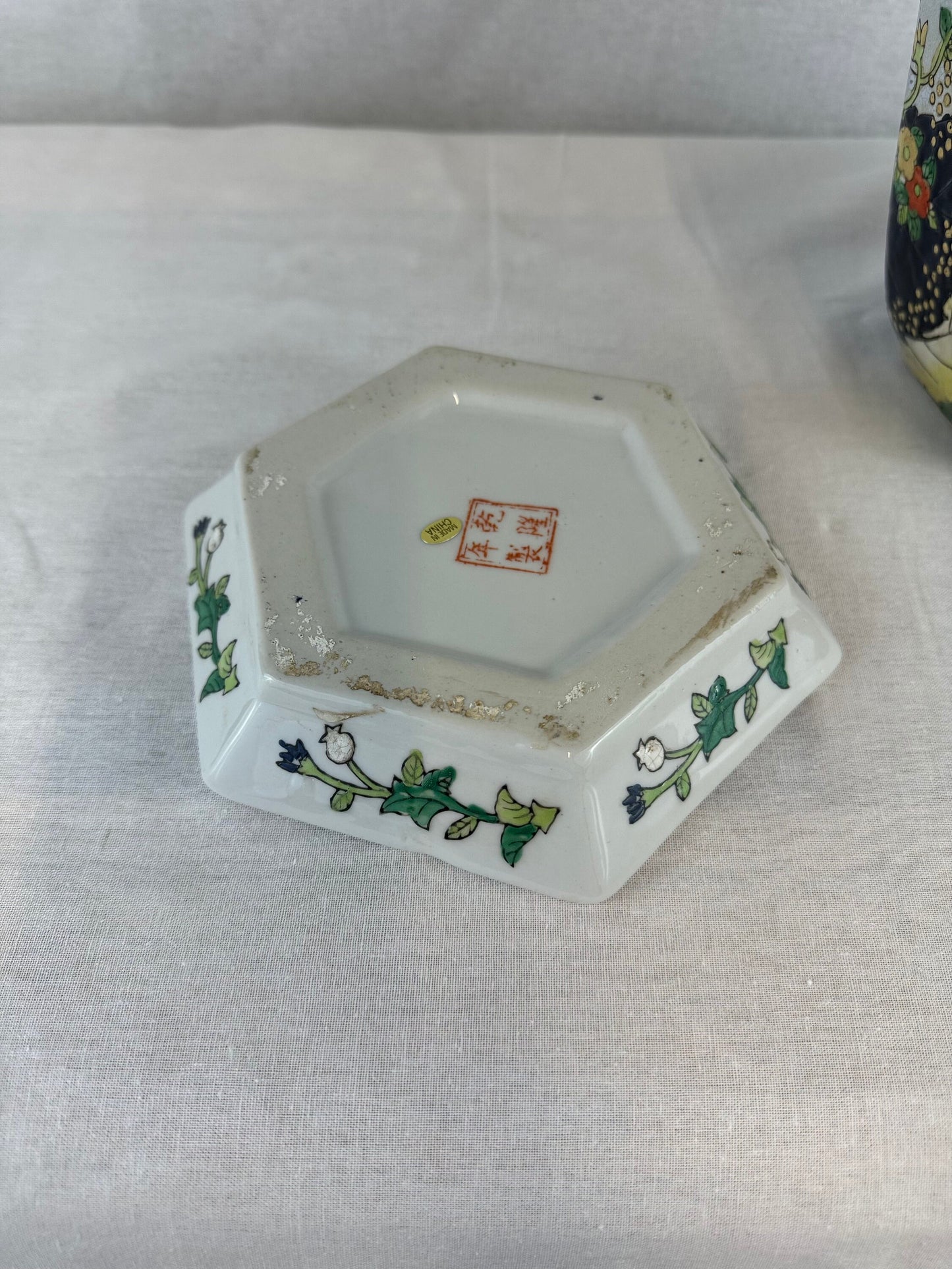 Vintage tobacco leaf planter