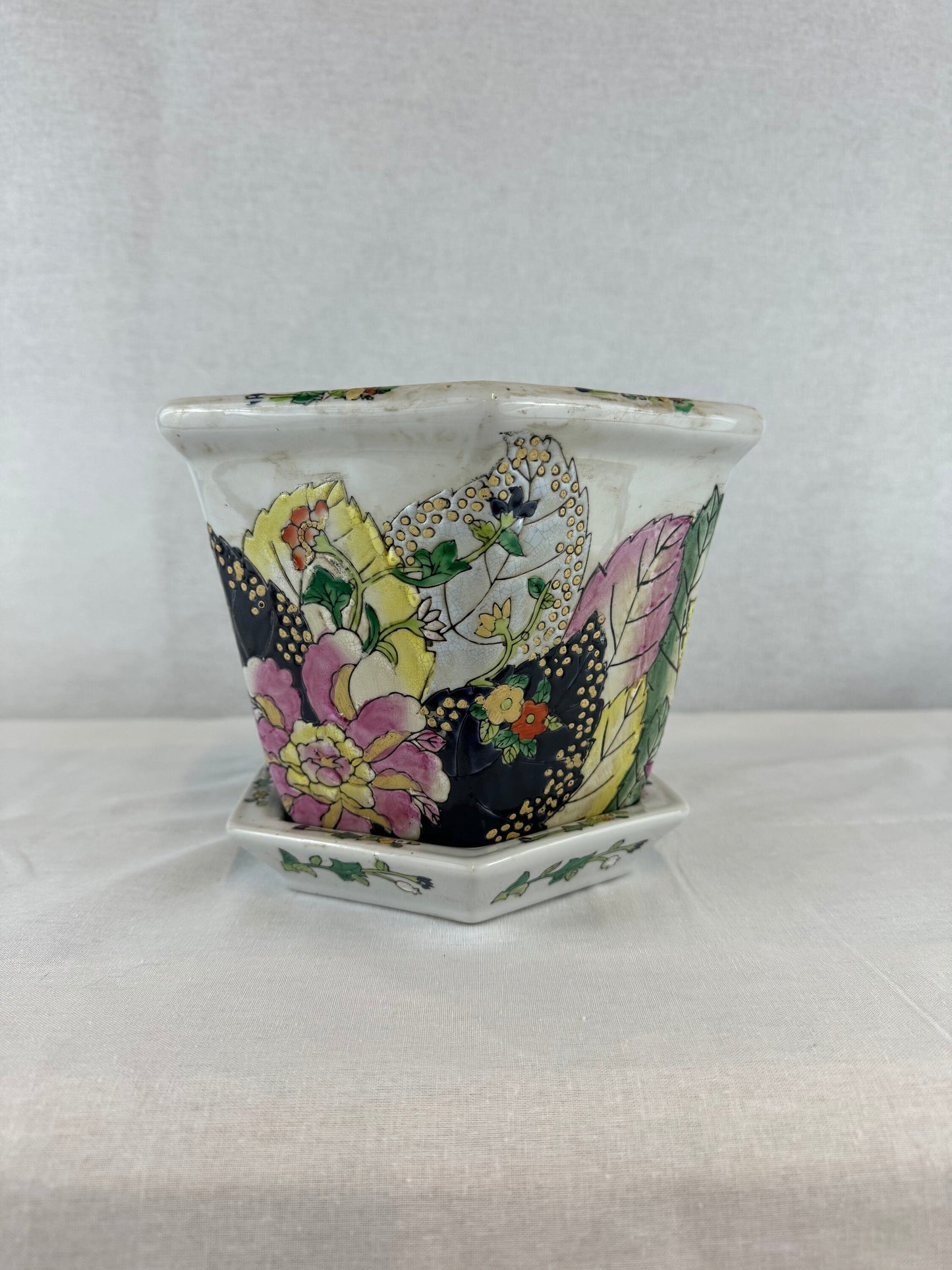 Vintage tobacco leaf planter