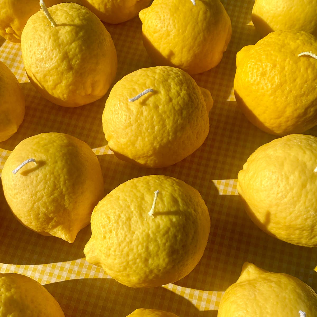 Large Lemon Candle: Lemon / Citrus Peel / 6 Pack of Lemons