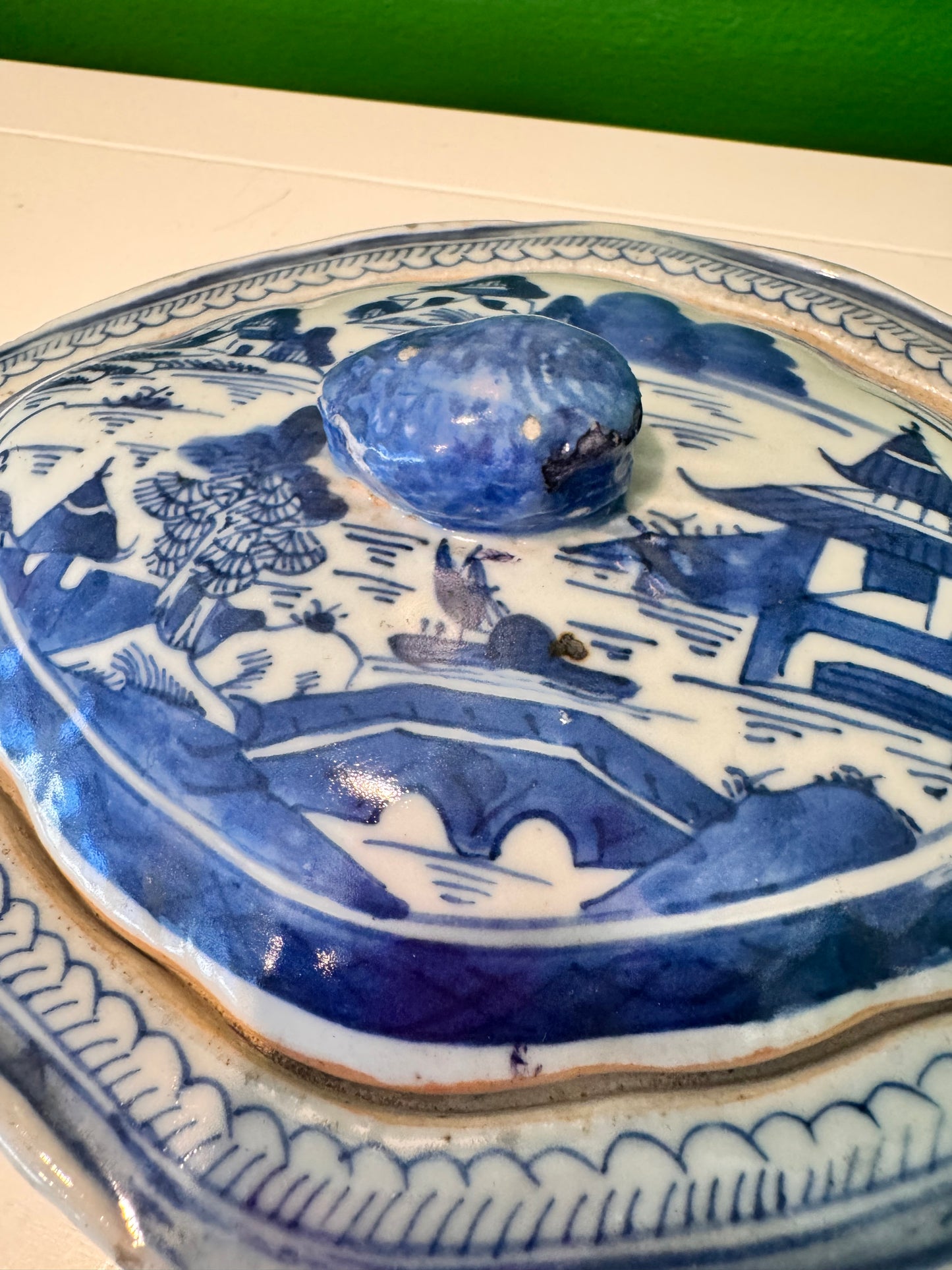 Antique Chinese Export Canton Covered Dish